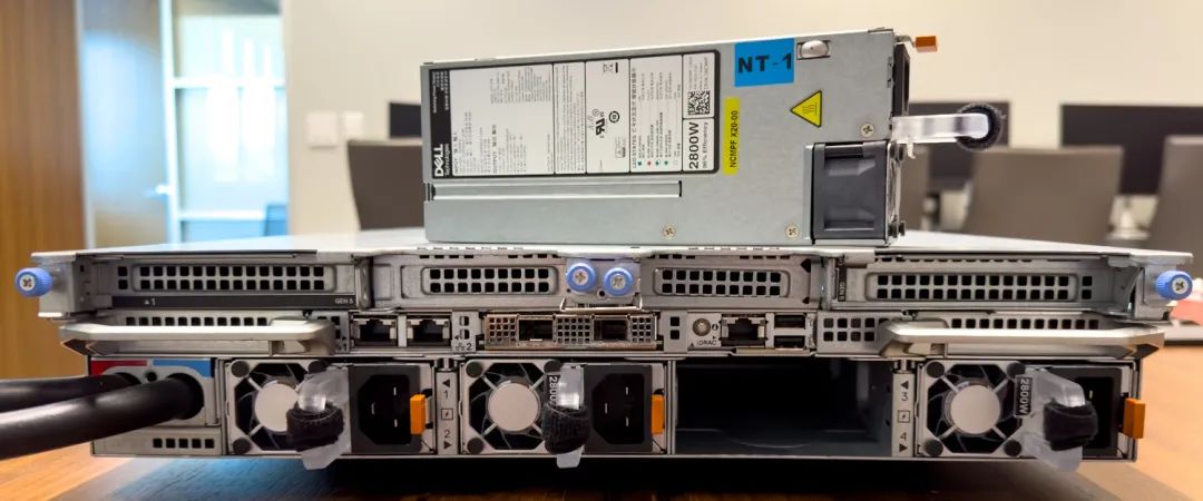 戴爾PowerEdge XE9640液冷GPU服務器 驅動AI未來的高性能引擎